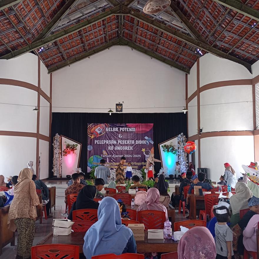 GELAR POTENSI DAN PELEPASAN PESERTA DIDIK KB ANGGREK TAHUN AJARAN 2024/2025